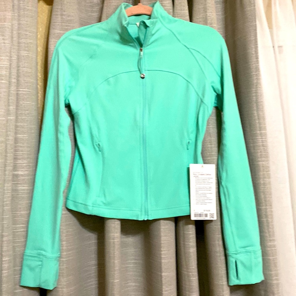 Nulu Cropped Define Jacket